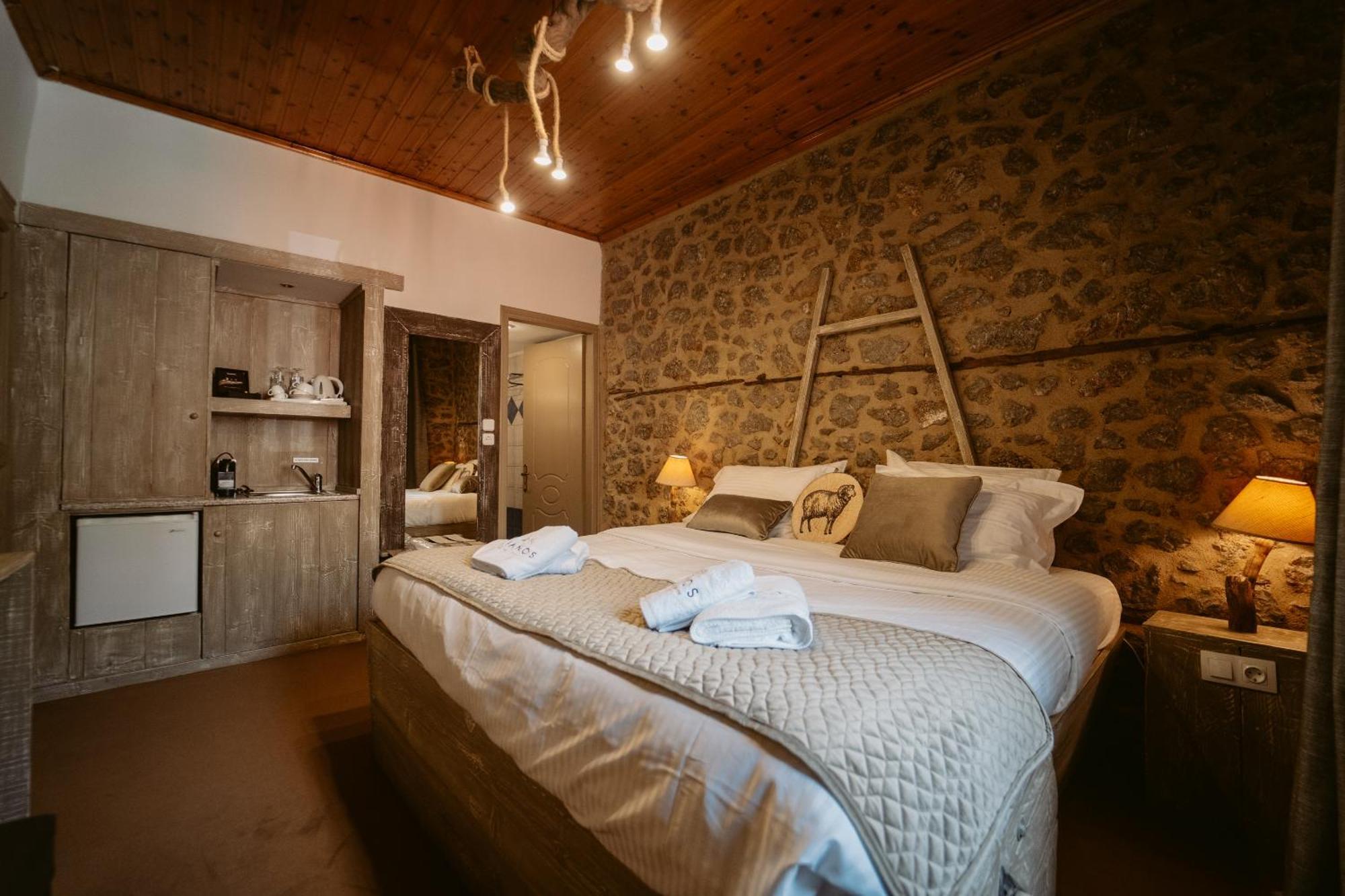 Afanos Guesthouse Arájova Habitación foto